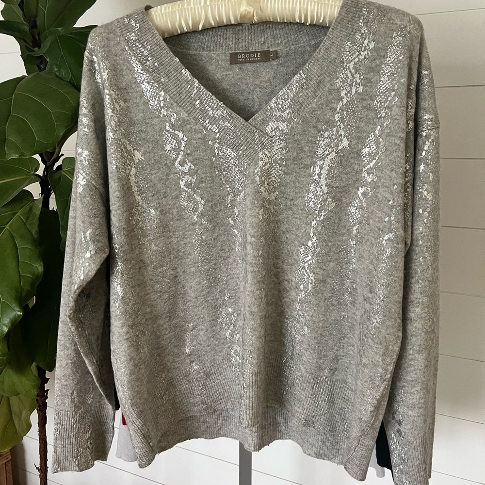 Brodie Fine Cashmere Gray Metallic Foil V-Neck Sweater | Women’s L - Picture 6 of 8